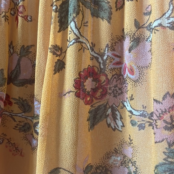 Aritzia Wilfred Off The Shoulder pleated floral blouse - Picture 4 of 4